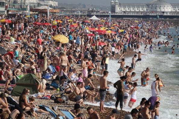 Beach full of ocean pee ers