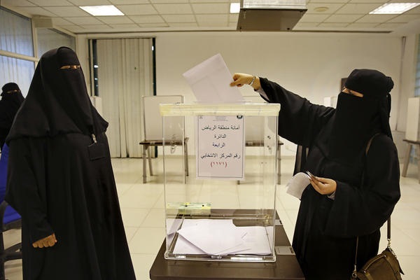 Saudi women vote