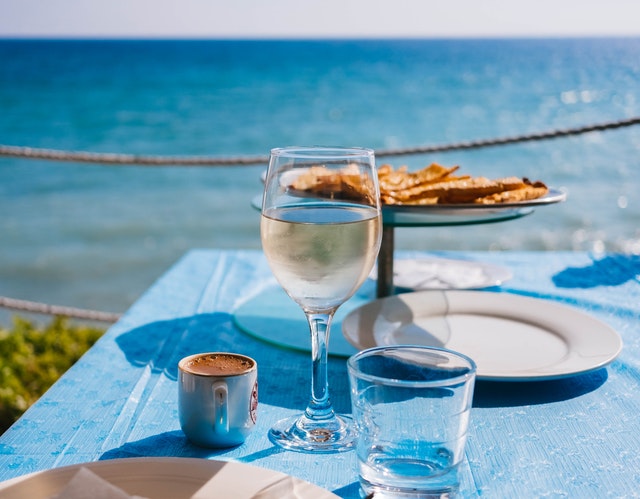 A restaurant by the sea that has a great combination of NYC and Floridian food because New York City Chefs are moving to Fort Lauderdale