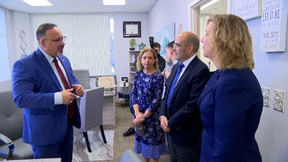 Broward and Miami-Dade Superintendents Meet with U.S. Secretary of Education  During Visit to Cypress Bay High School