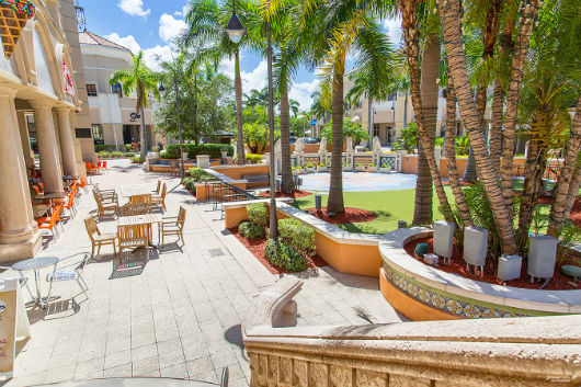 Champions Plaza The Village at Gulfstream Park