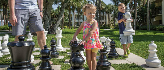 Hyatt Regency Pier 66 P196 Lifestyle Outdoor Chess