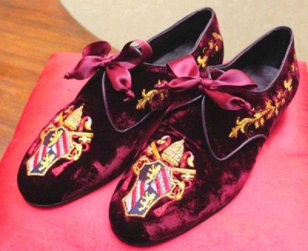Pope shoes