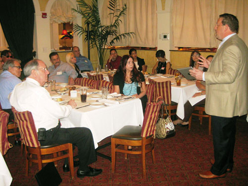 Ilan Sredni speaks to Latin Chamber IMG 2110